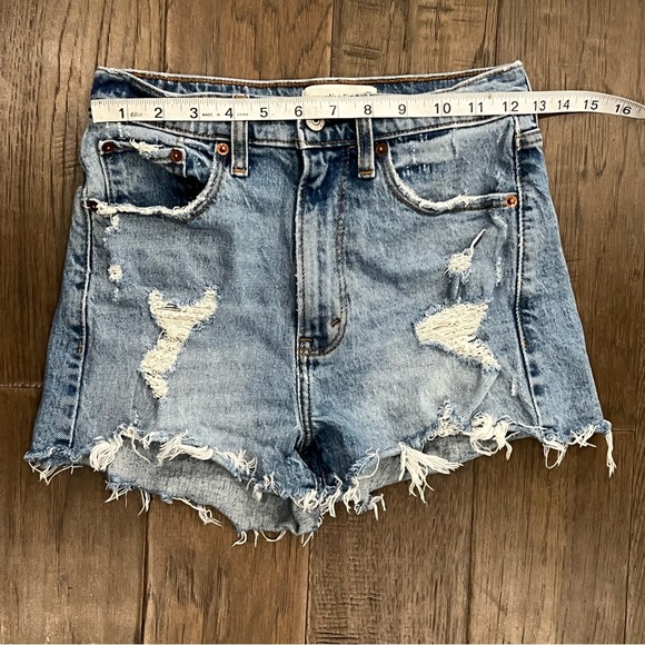 Abercrombie & Fitch High Rise Mom Jean Shorts - Picture 5 of 7
